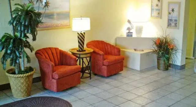 Daytona Resort and Club, Забронировать Курортный отель Дейтона-Бич Daytona Beach Area, рядом с Теннисный центр City Island