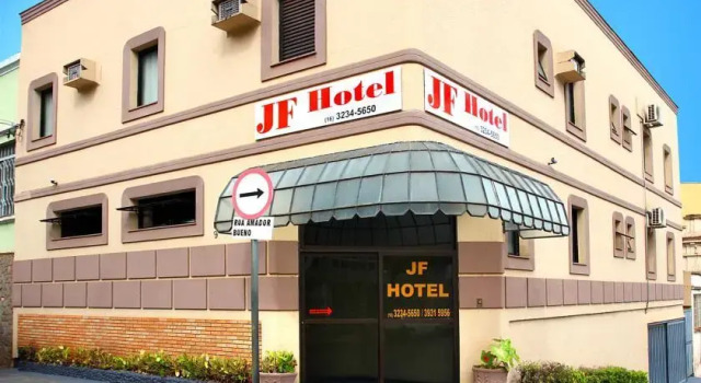 JF Hotel, Забронировать Отель Отели Рибейран-Прету с парковкой, рядом с Ресторан Pinguim Beerhouse, Парковка