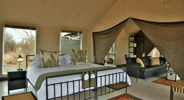 Nogatsaa Pans Lodge, Book Hotel Chobe National Park Northwest District