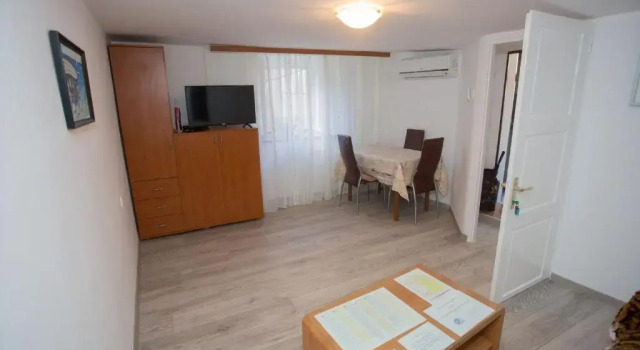 Apartment Matejuška, Prenota Appartamento Splitska 