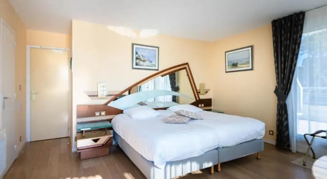 Семейный номер Standard с видом на море Best Western Hotel Le Crystal Dinard