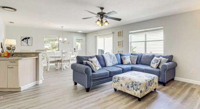 Коттедж 6 Mi to Lake Sumter Landing: Home w/ Perks!