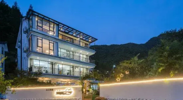 Yunxia Anji Yunshang Grassland Wild Luxury Family Holiday Villa (Xianlongxia Drifting Scenic Area), Prenota Villa Hotel a Huzhou con piscina, Piscina