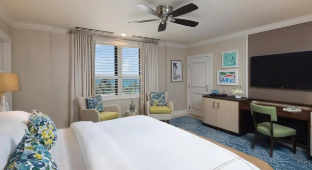 Номер Deluxe с частичным видом на океан The Breakers Palm Beach