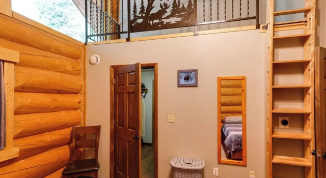 Riverside Log Cabin: On-site Aurora Viewing!, Rezervați Hotel Badger Statele Unite ale Americii