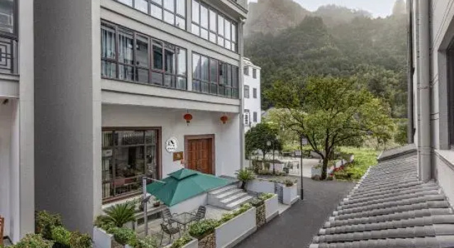 Xinchang Manqi Yating Homestay (Nineteen Peaks Branch), Boek Hotel Hotels in Shaoxing met parkeren, Parkeren