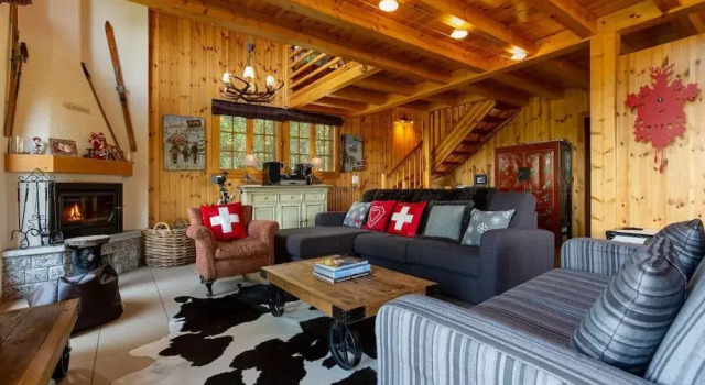 Gorgeous Chalet Amidst Mountains in La Tzoumaz