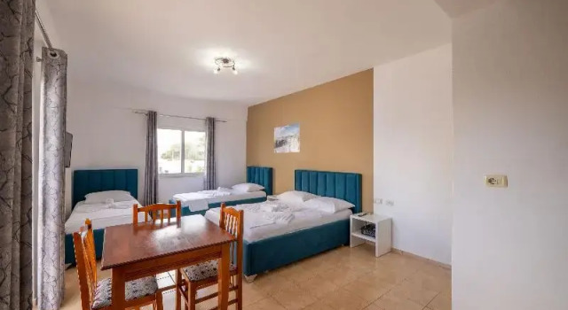 Standart aile bodrum kat oda Central Garden Sofia 1- Free Parking
