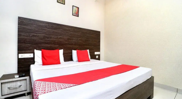 Oyo 37860 Hotel Batra
