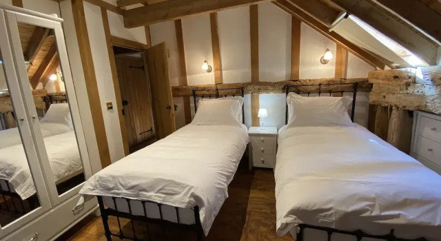 Brundish, Suffolk Large 4-bed Barn Stunning!, Buchen Sie Hotel Adastral Park England