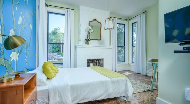 Private Suite in Historic Austin B&b: Sleeps 2!, Забронировать Апартаменты/квартира Отели Остина с парковкой, рядом с Harry Ransom Center, Парковка