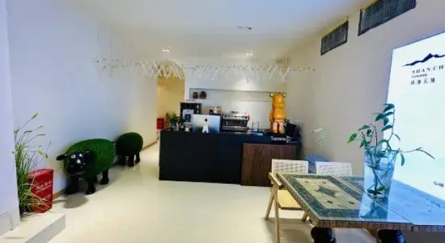 Mountain Pool and Cloud Realm Homestay Hotel, Rezerwuj Hotel Hotele w Kunming z parkingiem, Parking