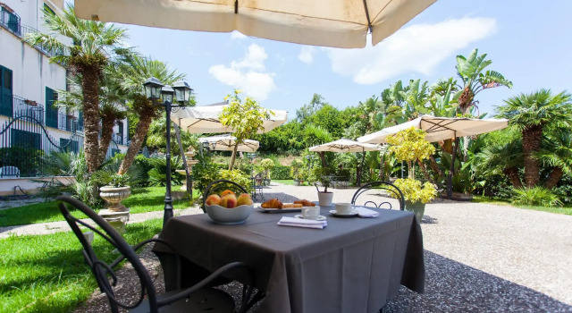 Deluxe Dreier Zimmer Hotel Villa dAmato