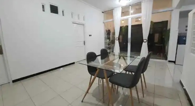 Rumah Putih Jogja Guest House