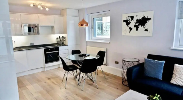 2BR/2Bath Luxury Modern Flat in the City London, Varaa Huoneisto Asunnot kohteessa Merseyside, Huoneisto
