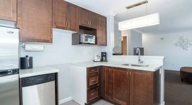 Двухместный люкс с балконом Sandman Hotel & Suites Kelowna
