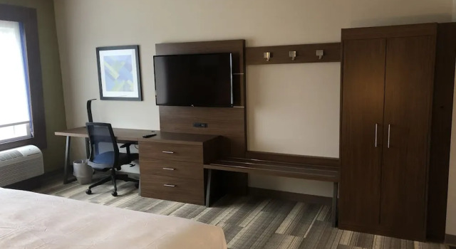 Двухместный люкс Holiday Inn Express & Suites - Madison West - Middleton by IHG