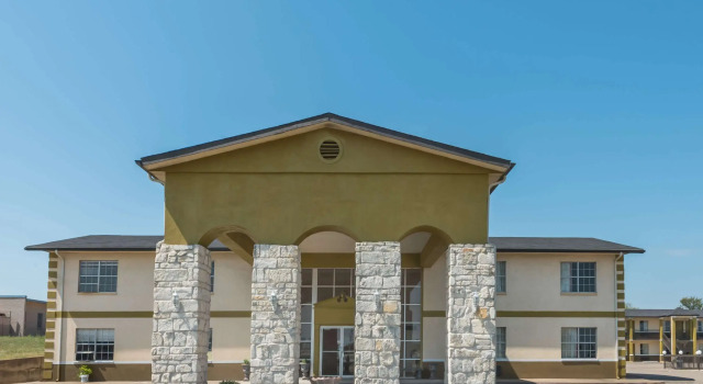 Knights Inn Greenville, Забронировать Отель Гринвилл Dallas - Fort Worth Metropolitan Area, рядом с Муниципальное поле для гольфа McQuinney Howell в парке Райт