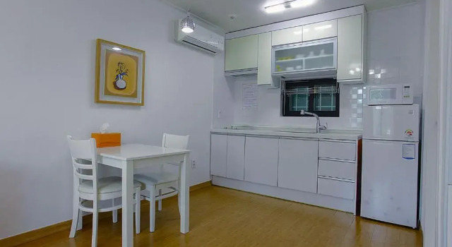 Коттедж c 1 комнатой Forest of Color Pension