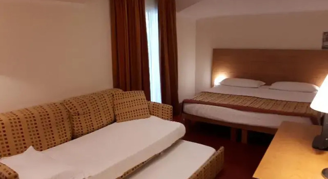 Семейный номер Superior с балконом Accademia Hotel
