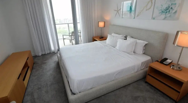 Ocean & Bay View Residence 1 Bed 1 Bath @ Beachwalk Hallandale Beach, Rezerwuj Apartament Hotele w Panhandle Florida z parkingiem, Parking