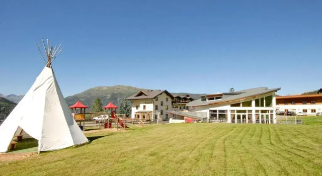 Sonneck, Book Hotel Jerzens Pitztal