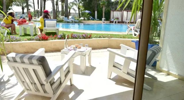 Полулюкс с видом на сад Zaki Hotel