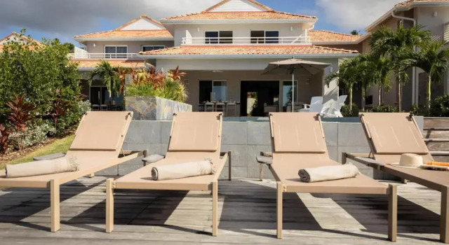 Вилла Deluxe Eden Roc Villas