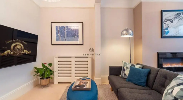 Апартаменты 5 Min To Castle & Shops - Charming Character Home