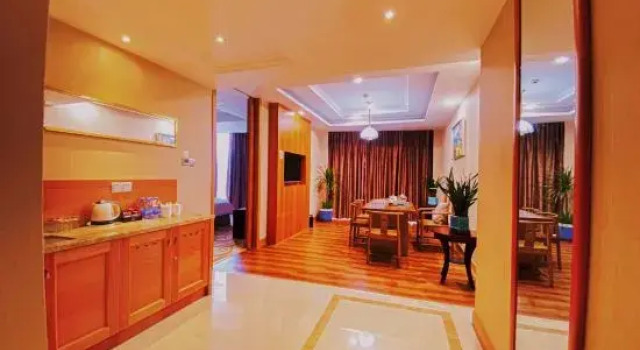 Люкс Business Nanhai Jiayi International Hotel