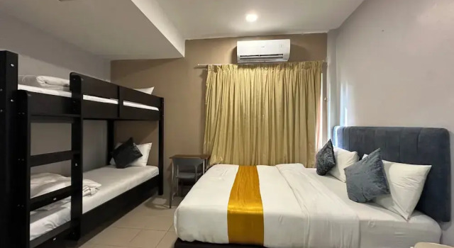 Четырёхместный семейный номер Standard с видом на город SS Grey Hotel BB