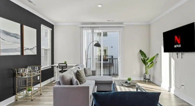 Luxe King 4BR Townhouse in Uptown CLT