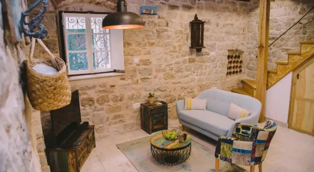 5 minutes walk ART, Prenota Hotel Splitska 