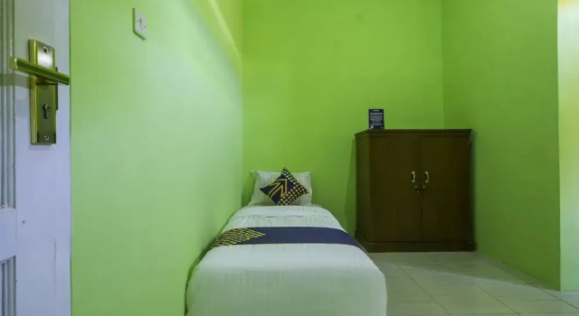 Economy Zimmer OYO 2859 Fatan Costel Syariah