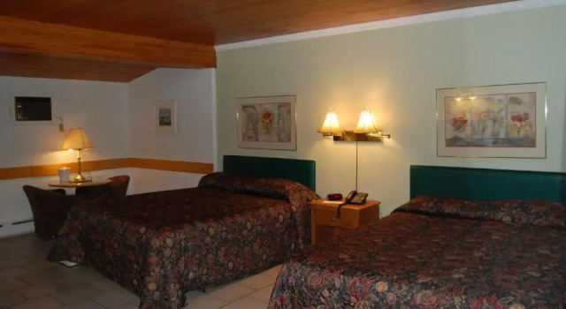 Четырёхместный номер Standard Auberge Godard