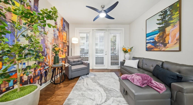 Апартаменты Chic 2BR w Pool Pet-friendly Unit 14