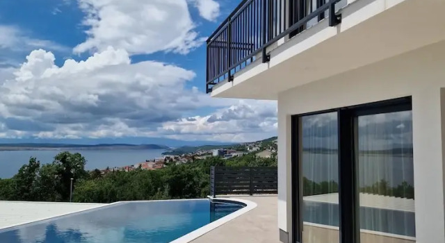 Villa V