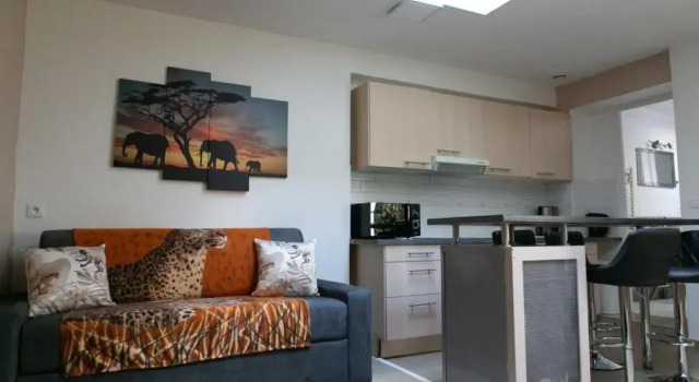 La Maison Safari à Melun - Confort & Lumineuse, Забронировать Отель Мелён 