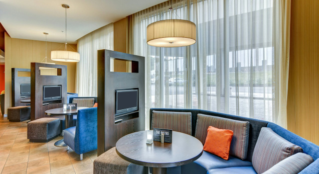 Courtyard by Marriott Bridgeport Clarksburg, Buchen Sie Hotel Bridgeport 