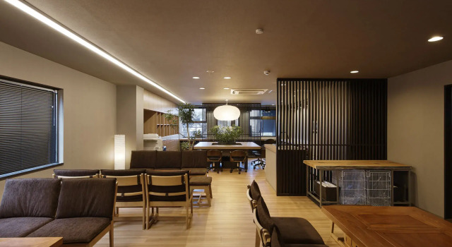 Kaede Guesthouse, Забронировать Отель Симогё , рядом с Карасума Оикэ