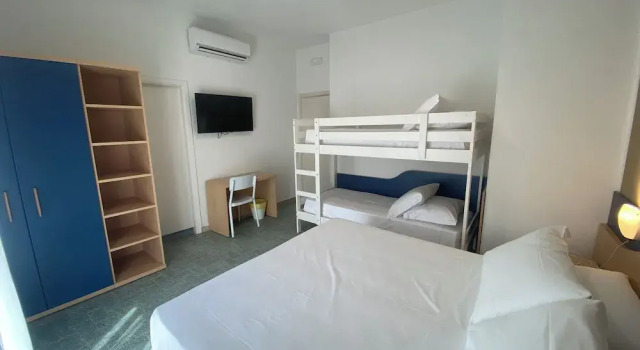 Superior Vierer Zimmer mit Balkon Primo Hotel