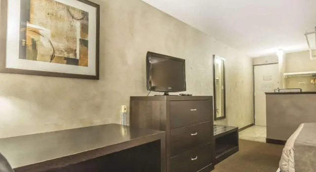 Номер Standard Quality Hotel & Conference Centre