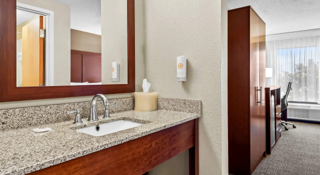 Четырёхместный номер Standard Comfort Inn Chambersburg North