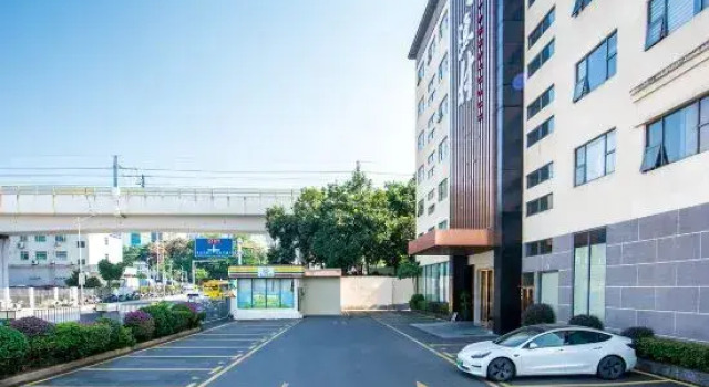 Tianhe Hotel (Shenzhen Bao'an Airport), Забронировать Отель Отели Шэньчжэнь 4 звезды, 4*