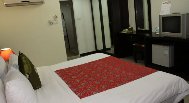 At Phuket Inn Patong Beach, Забронировать Отель Патонг-Бич остров Пхукет
