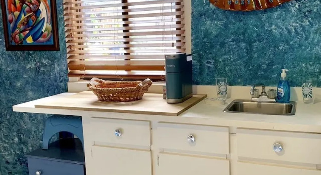 Cottage Caribbean Cozy Cove
