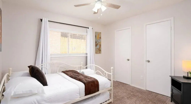 Lovely 3-bed House Perfect for Groups or Families, Rezerwuj Apartament San Antonio Bexar County