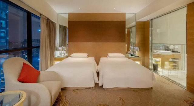 Двухместный номер Standard с видом на город Renaissance Chengdu Hotel