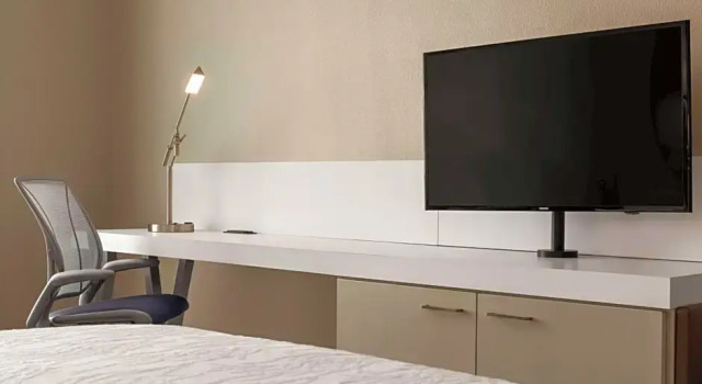 Четырёхместный номер Premium Hilton Garden Inn Houston-Baytown