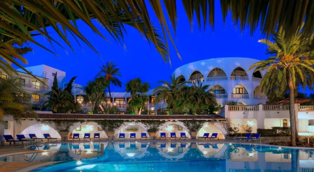 Hotel Bluebay Galatzo, Забронировать Отель Бизнес-отели Кальвиа, 4* 5*